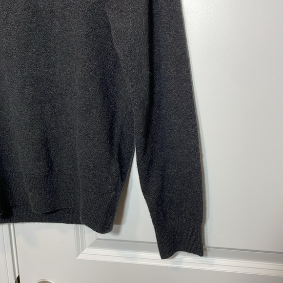 Faherty Mountain Quarter Zip Sweater - Picture 4 of 7